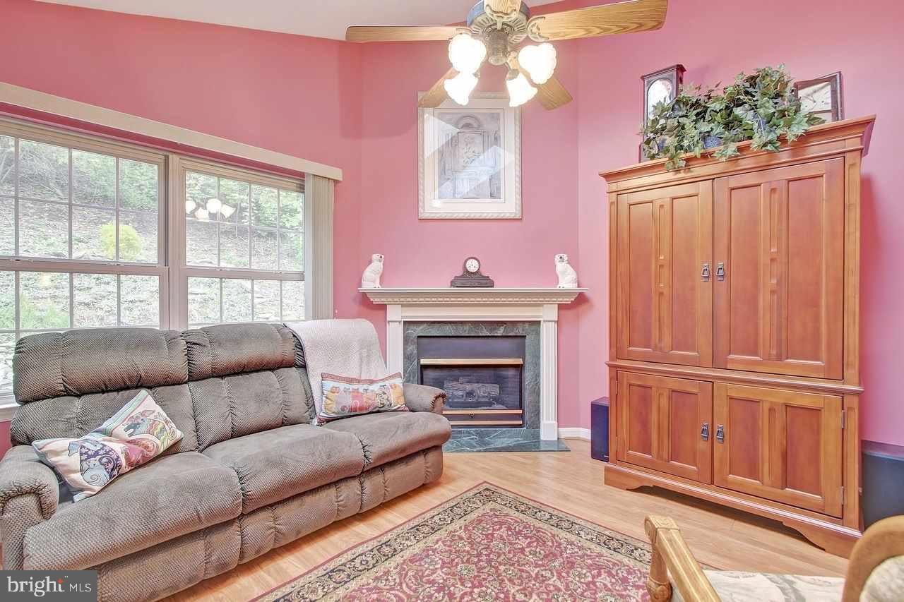 2842 Robin Road York, PA 17404 - Photo 10 of 25 Gallery Image 10
