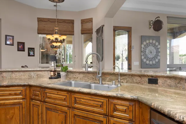 $999,000 | Undisclosed Address, Bakersfield, CA 93312