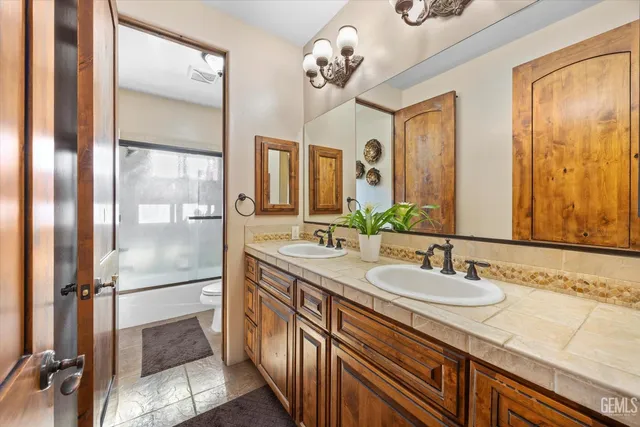 $999,000 | Undisclosed Address, Bakersfield, CA 93312