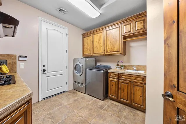 $999,000 | Undisclosed Address, Bakersfield, CA 93312