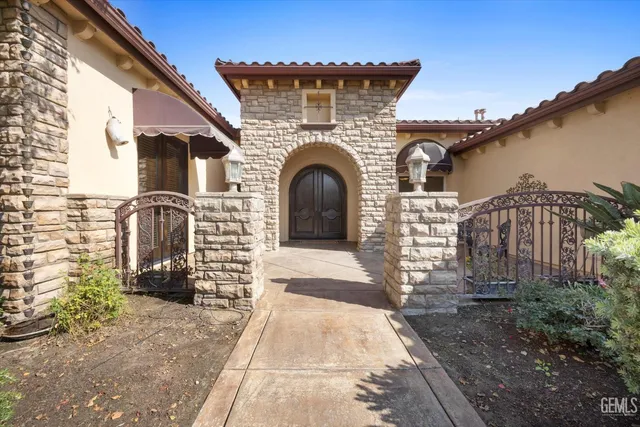 $999,000 | Undisclosed Address, Bakersfield, CA 93312