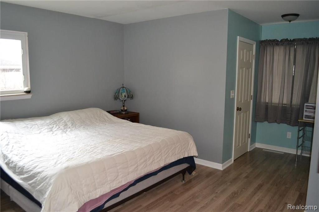 7233 Calkins Road Flint, MI 48532 - Photo 11 of 53