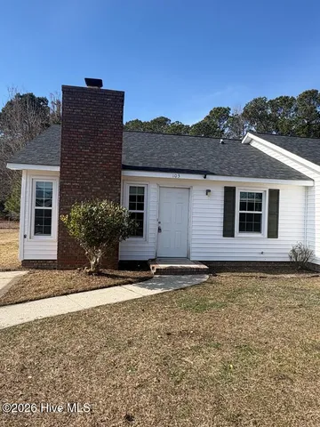 $1,100 | 103 Pine Crest Drive, Jacksonville, NC 28546