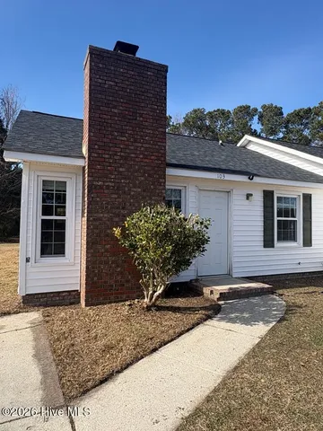 $1,100 | 103 Pine Crest Drive, Jacksonville, NC 28546