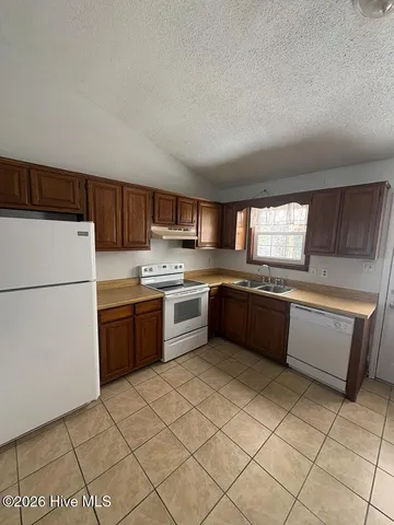 $1,100 | 103 Pine Crest Drive, Jacksonville, NC 28546