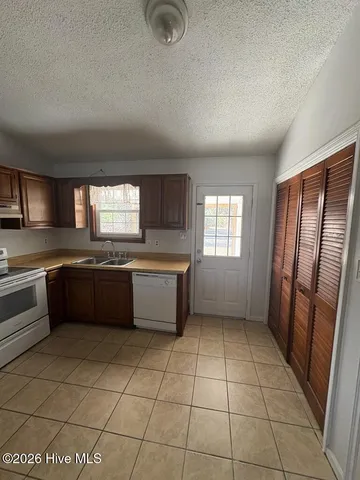 $1,100 | 103 Pine Crest Drive, Jacksonville, NC 28546