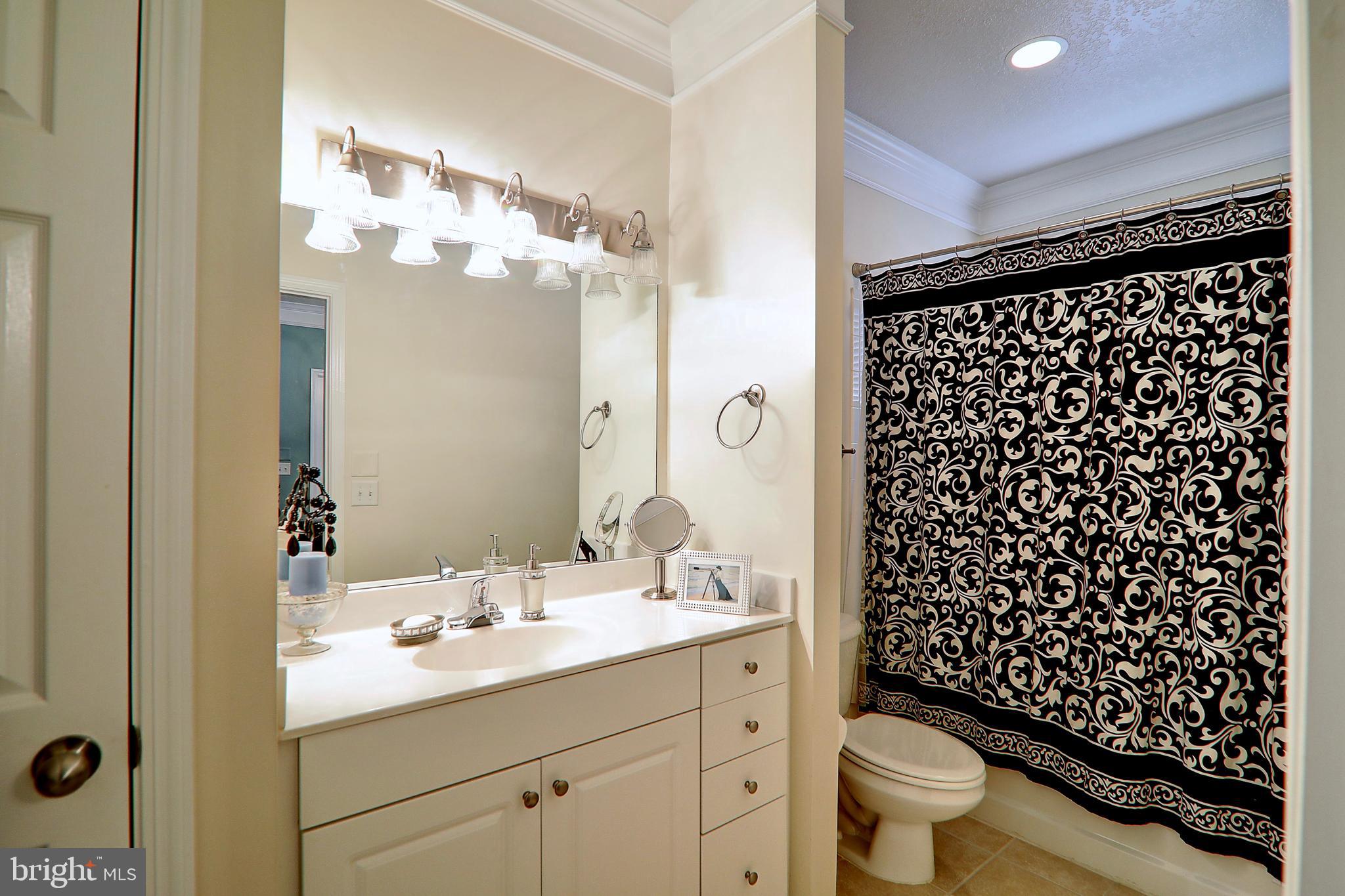 508 Sunset View Terrace Southeast, Unit 108 Leesburg, VA 20175 - Photo 17 of 27