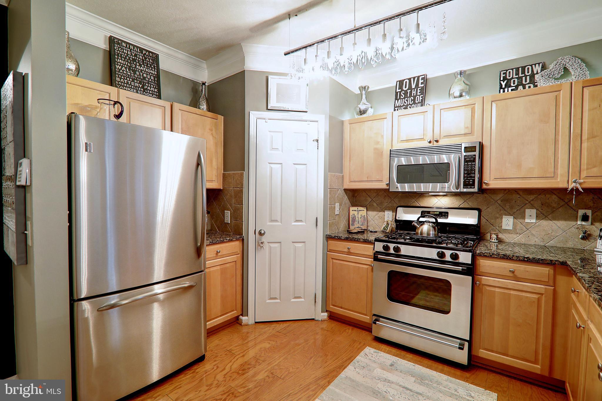 508 Sunset View Terrace Southeast, Unit 108 Leesburg, VA 20175 - Photo 3 of 27