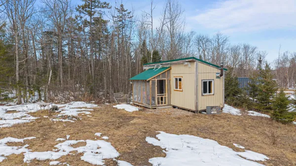 $70,000 | 3 New England Road, Abbot, ME 04406