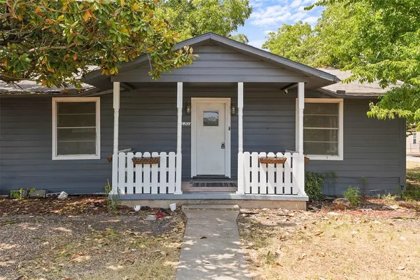 $302,000 | 1200 South Jackson Street, Kaufman, TX 75142