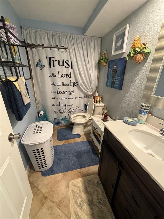 10909 Bridleton Road Port Richey, FL 34668 - Photo 11 of 19 Primary Bathroom