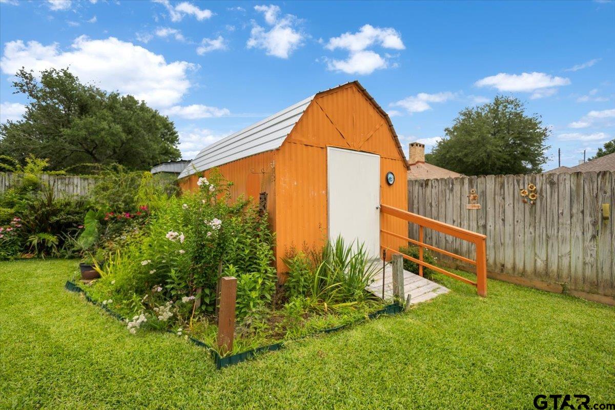 1915 Castlegate Street Henderson, TX 75654 - Photo 35 of 43