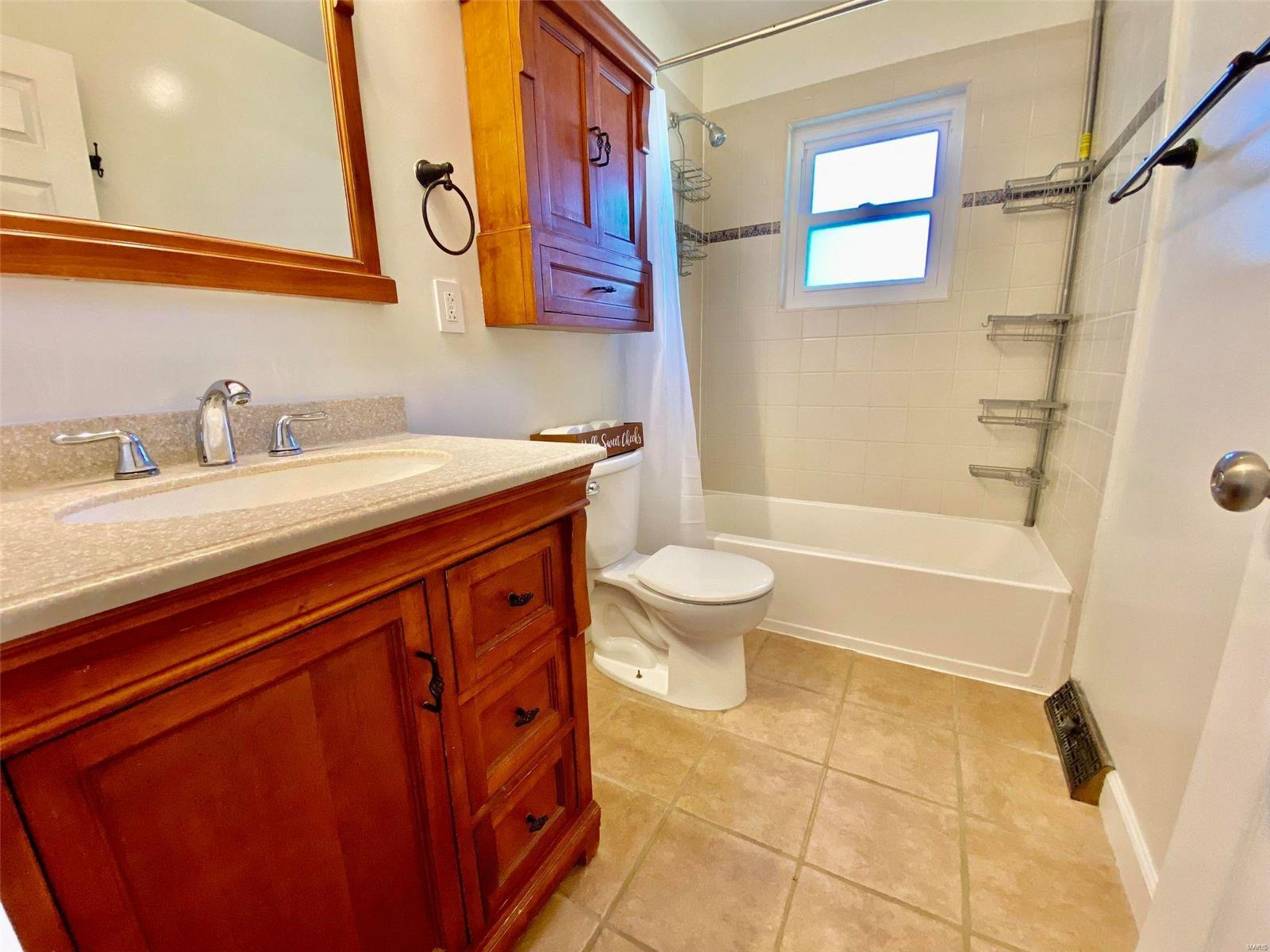 806 South Maple Brighton, IL 62012 - Photo 11 of 28