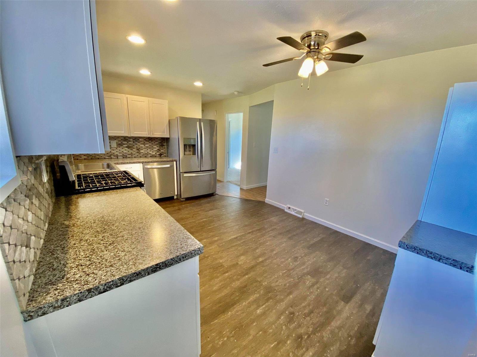 806 South Maple Brighton, IL 62012 - Photo 9 of 28