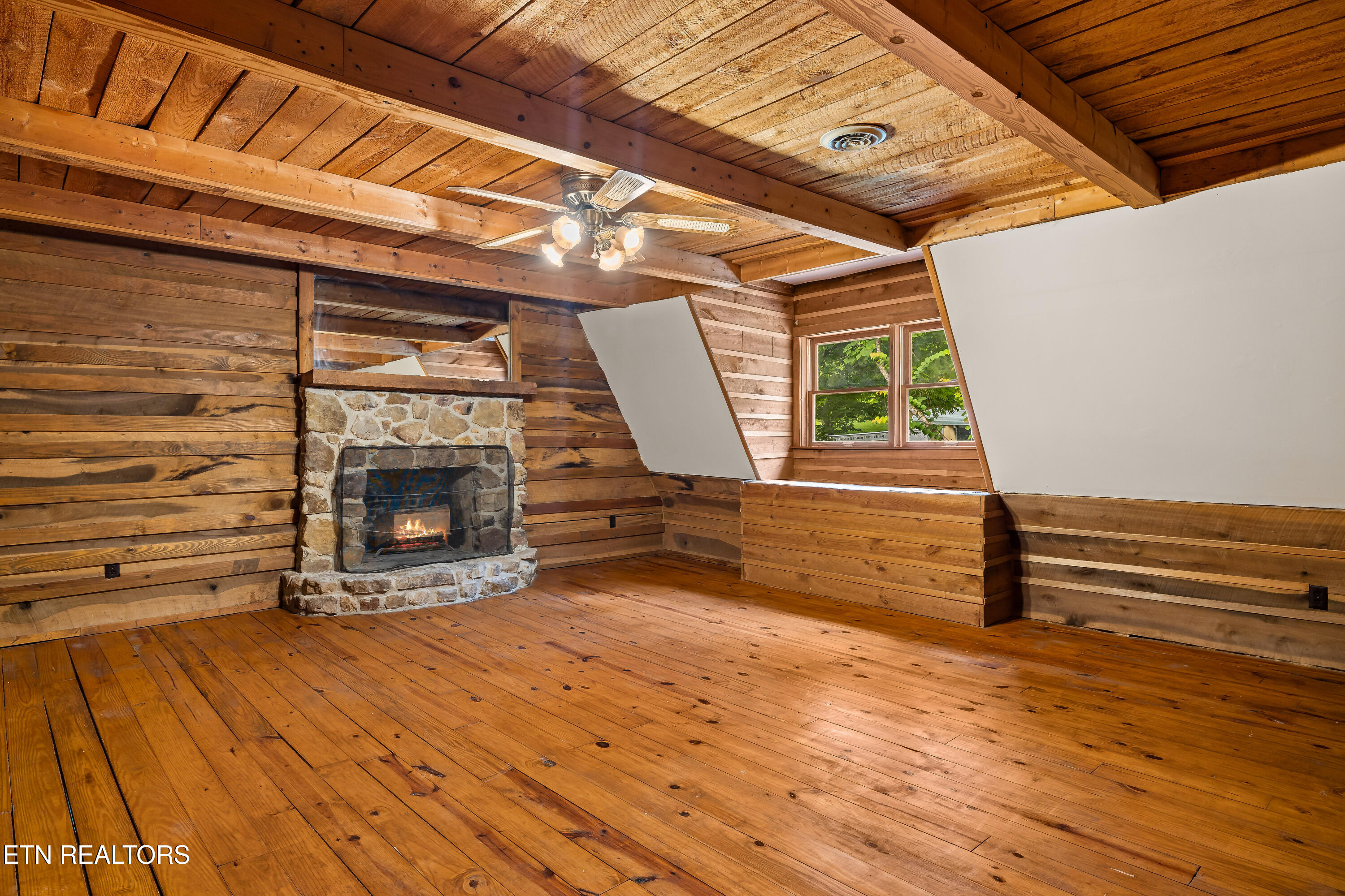 143 Old Cove Road Walland, TN 37886 - Photo 8 of 49 Primary Bedroom