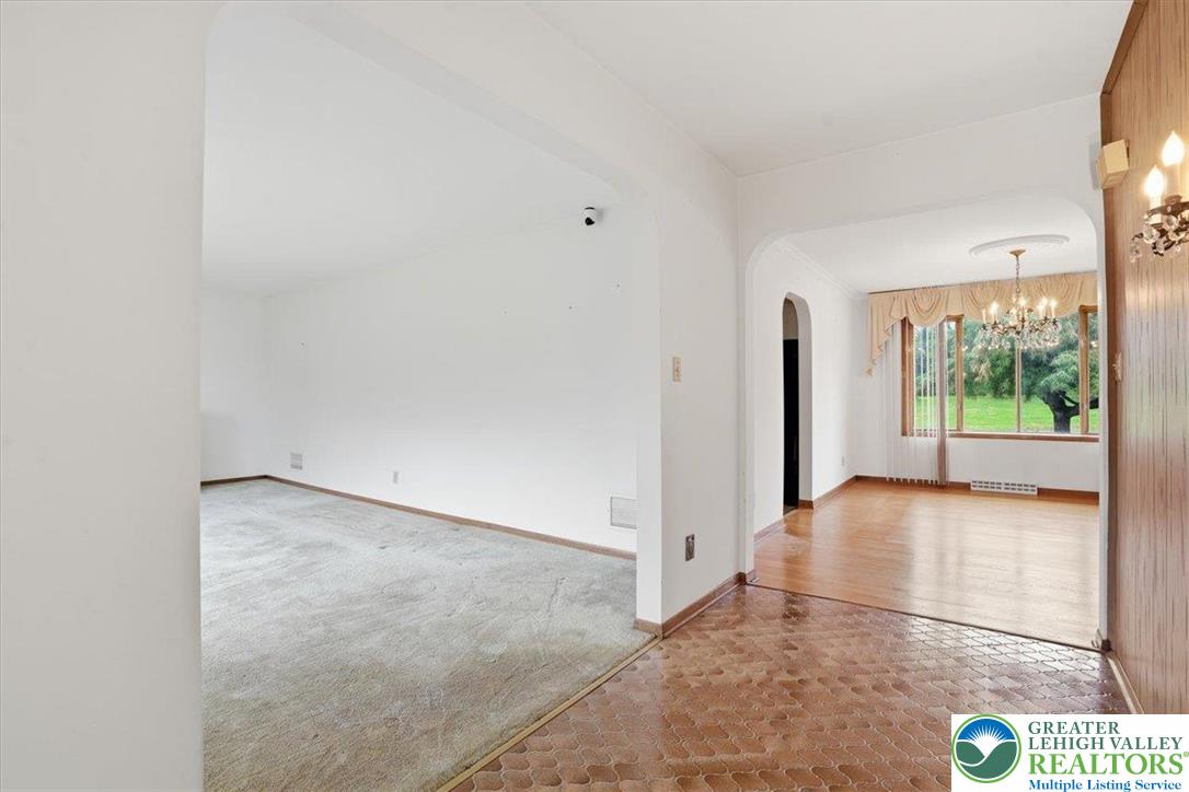 5271 Camp Meeting Road Center Valley, PA 18034 - Photo 7 of 38 Gallery Image 7