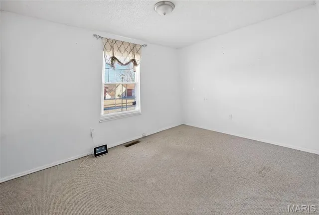 $149,900 | 12902 Vista Ridge Lane, St. Louis, MO 63138