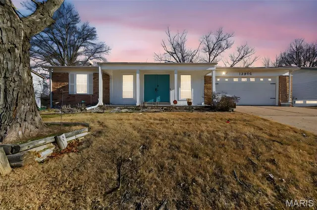 $149,900 | 12902 Vista Ridge Lane, St. Louis, MO 63138