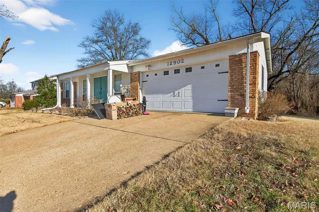 $149,900 | 12902 Vista Ridge Lane, St. Louis, MO 63138
