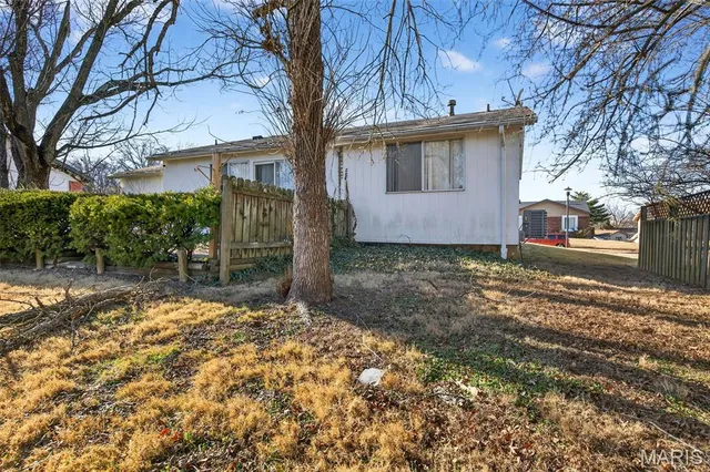 $149,900 | 12902 Vista Ridge Lane, St. Louis, MO 63138