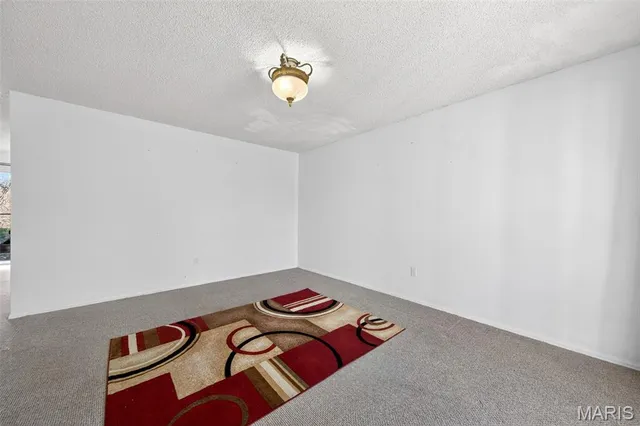 $149,900 | 12902 Vista Ridge Lane, St. Louis, MO 63138