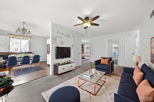 $149,900 | 12902 Vista Ridge Lane, St. Louis, MO 63138