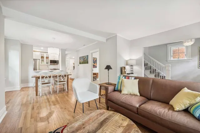 $3,500 | 2429 Central Street, Evanston, IL 60201