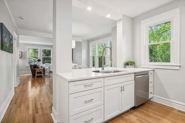 $3,500 | 2429 Central Street, Evanston, IL 60201