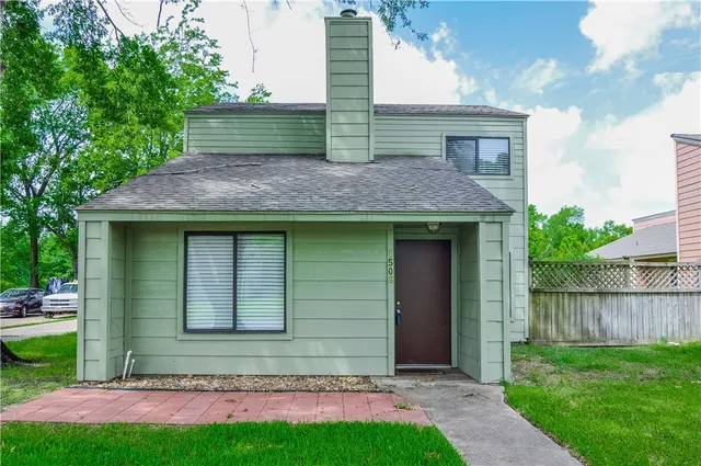$2,400 | 1506 Lemon Tree Lane, College Station, TX 77840