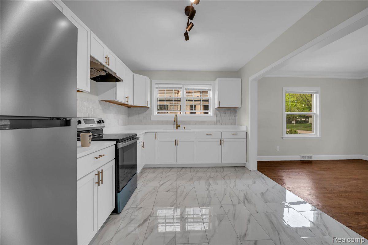 16585 Sunderland Road Detroit, MI 48219 - Photo 11 of 42 Gallery Image 11