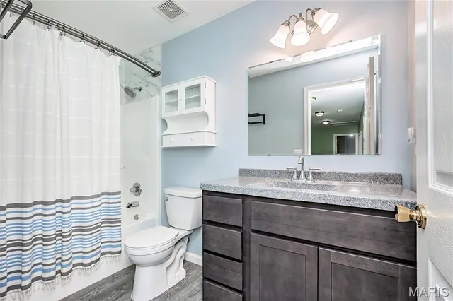 $390,000 | 17234 Hilltop Ridge Drive, Eureka, MO 63025