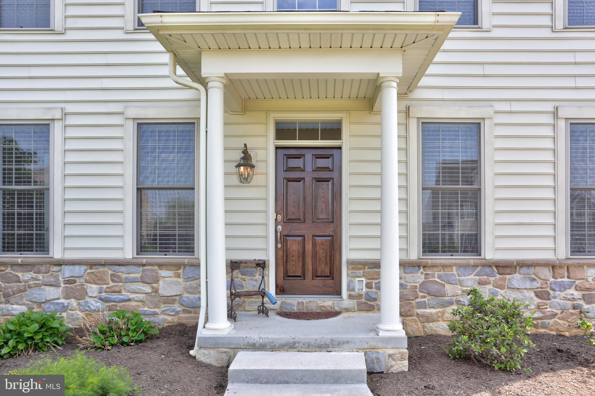 320 Bowyer Lane Lititz, PA 17543 - Photo 2 of 48