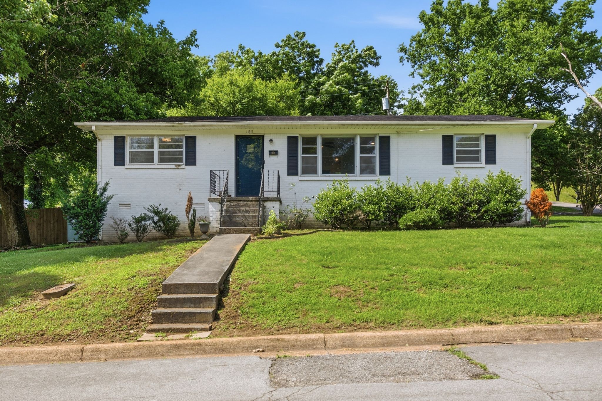 183 Gordon Street Pulaski, TN 38478 - Photo 1 of 27