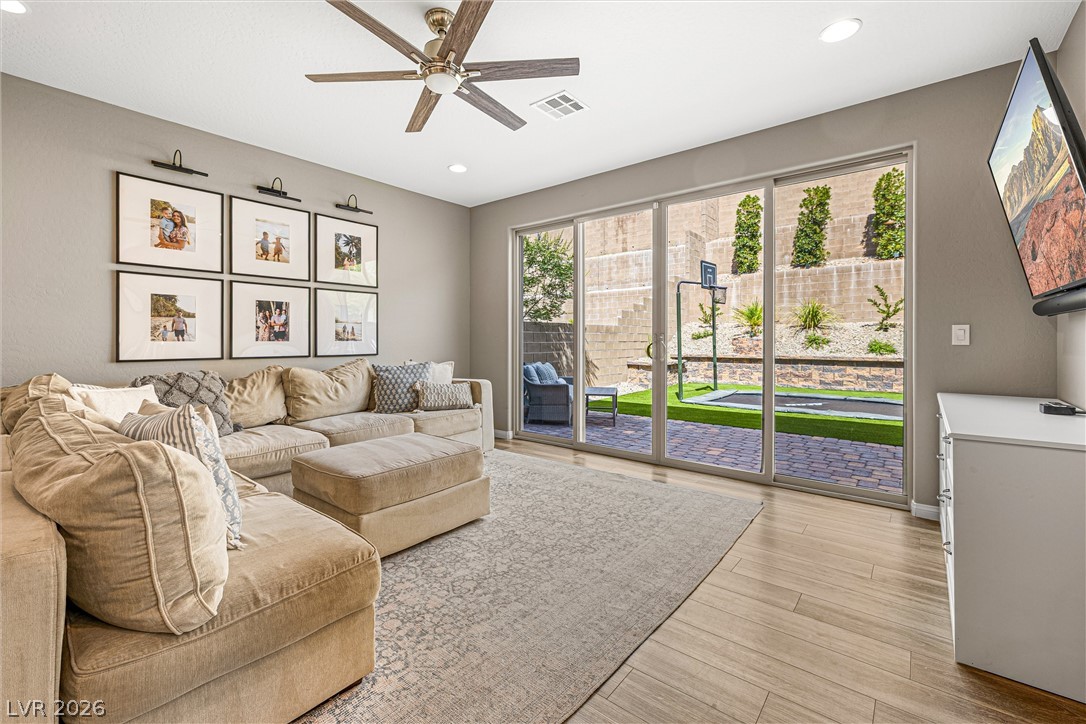 12537 Lylan Ridge Street Las Vegas, NV 89138 - Photo 7 of 40