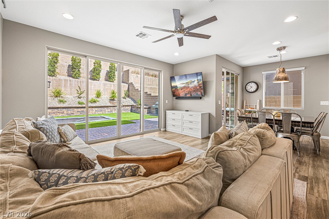 12537 Lylan Ridge Street Las Vegas, NV 89138 - Photo 10 of 40