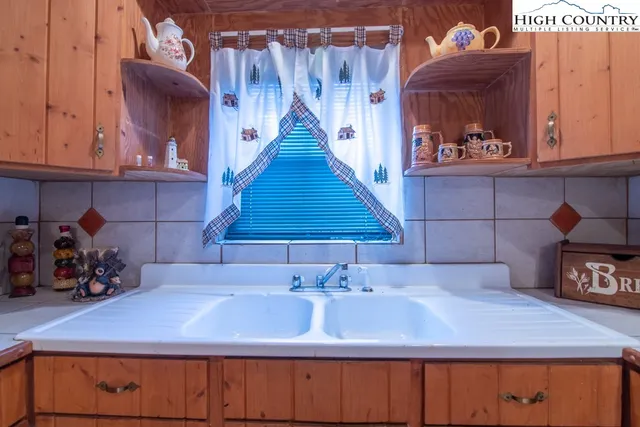 $320,000 | 40 Yuri Lane, Piney Creek, NC 28663