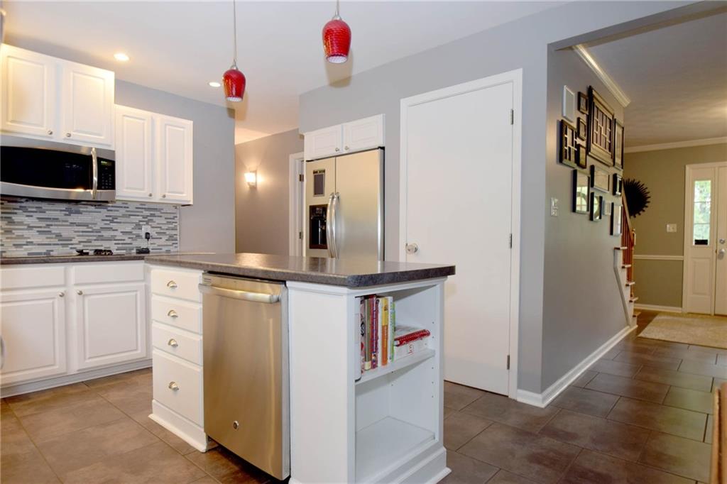 6628 Finchley Road Indianapolis, IN 46250 - Photo 12 of 34 Gallery Image 12