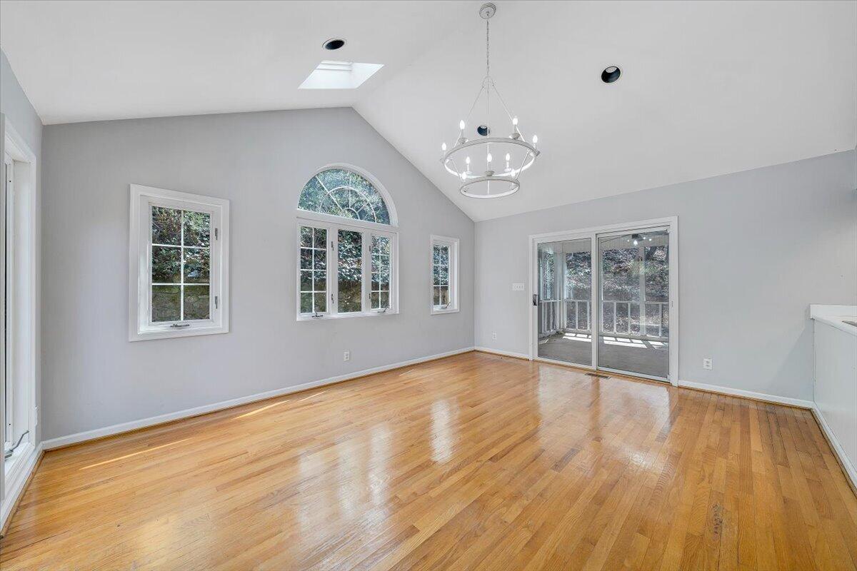 3044 Burnleigh Road Southwest Roanoke, VA 24014 - Photo 23 of 54 21-MIB02038