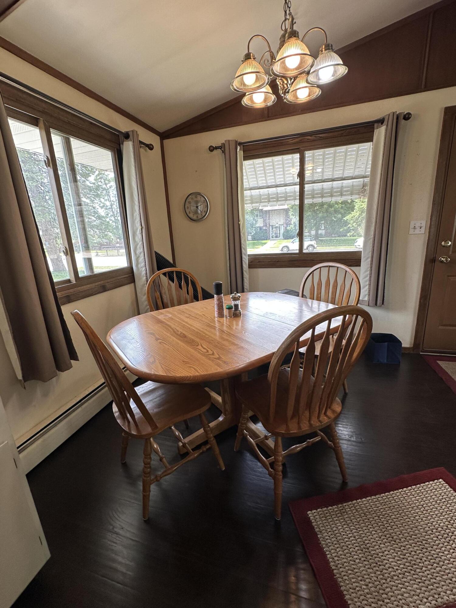 822 Bel-Ric Drive Kewaskum, WI 53040 - Photo 3 of 19 Dinette