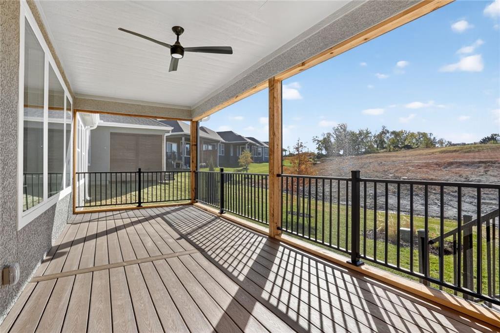 11560 North Olathe View Road Olathe, KS 66061 - Photo 4 of 31