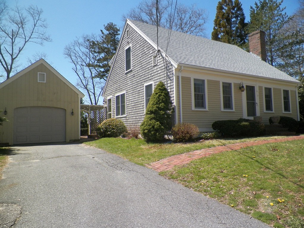 7 Homestead Road Bourne, MA 02562 - Photo 1 of 26