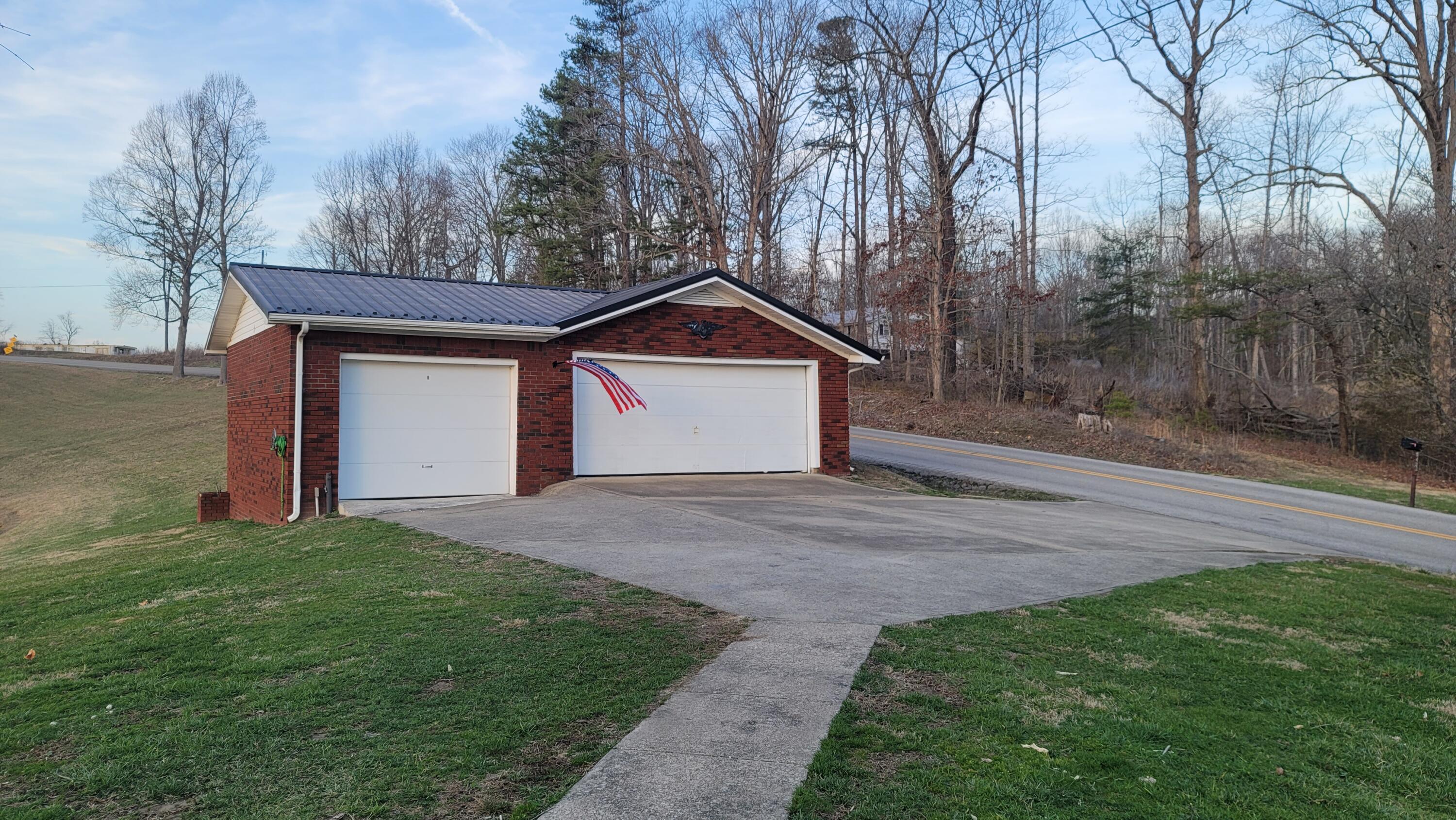 1549 3 C Loop Road Williamsburg, KY 40769 - Photo 2 of 39 20230223_180642