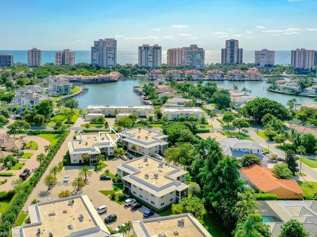 $8,900 | 4180 Crayton Road, Unit E7, Naples, FL 34103