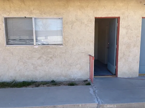 $750 | 14301 Frontage Road, Unit 14, North Edwards, CA 93523