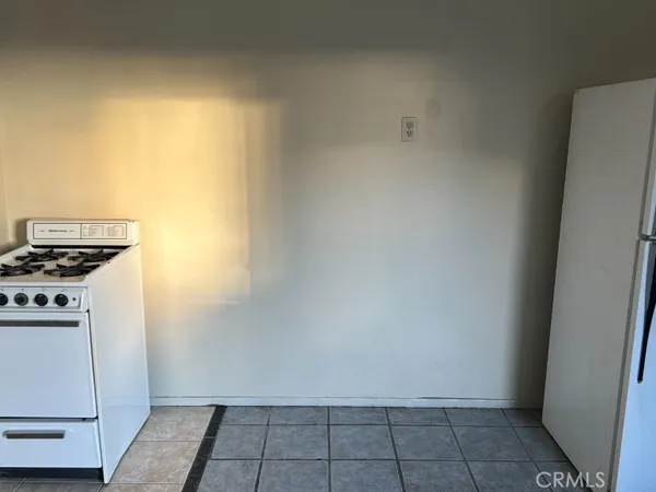 $750 | 14301 Frontage Road, Unit 14, North Edwards, CA 93523