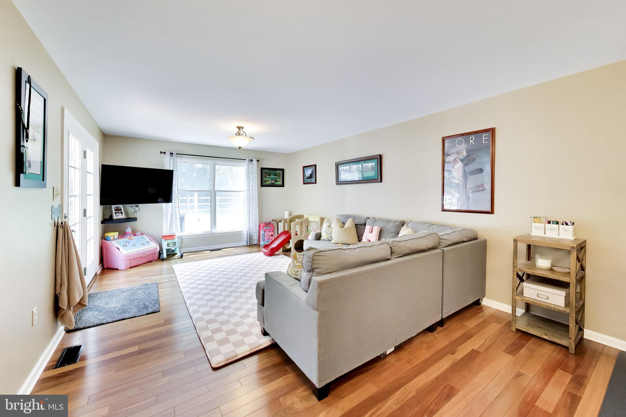12205 Warner Road Keymar, MD 21757 - Photo 21 of 66 Bright and inviting living space.