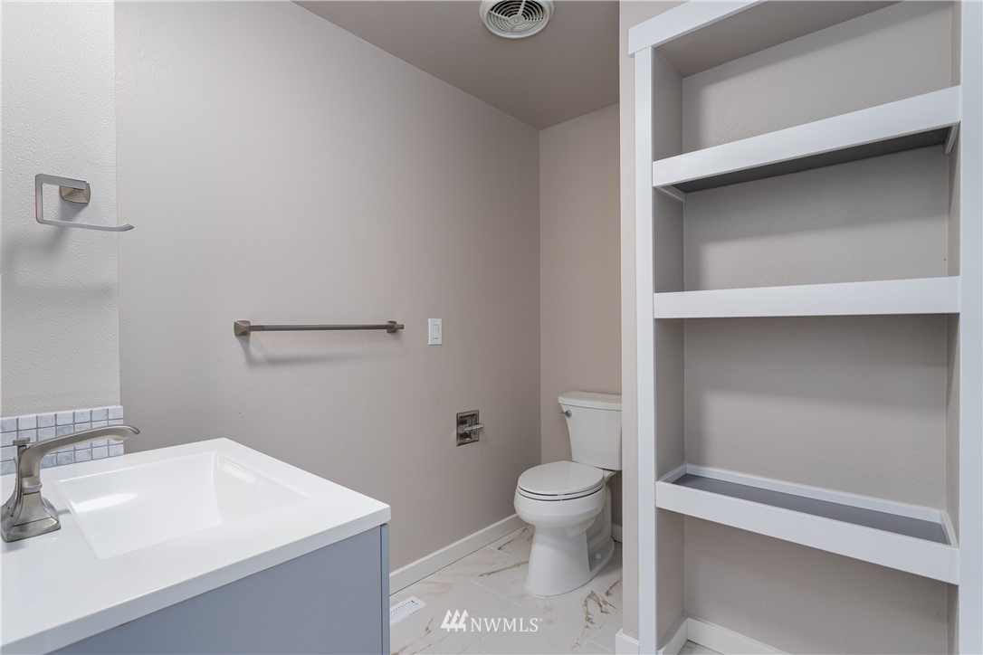 1341 East Maple Street Kent, WA 98030 - Photo 13 of 23 Gallery Image 13