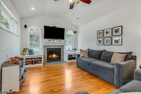 $799,000 | 48 Woodland Avenue, Verona, NJ 07044