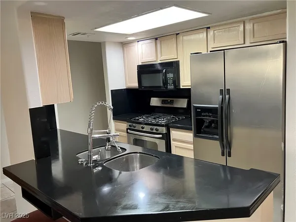 $279,000 | 2975 Bluegrass Lane, Unit 521, Henderson, NV 89074