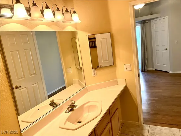 $279,000 | 2975 Bluegrass Lane, Unit 521, Henderson, NV 89074